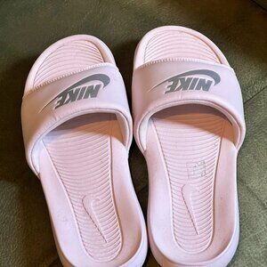 ✨ Like New! ✨ Nike Benassi Slides in Light Pink with Silver Swoosh Women Size 9